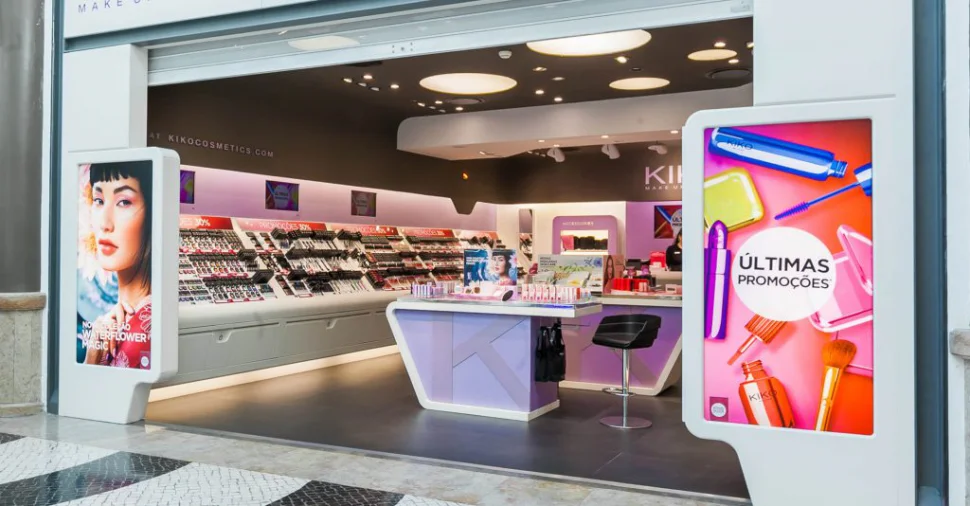 Interior da loja KIKO Milano