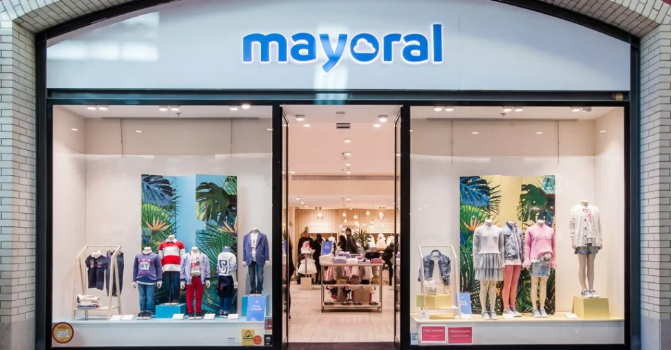 Interior da loja Mayoral