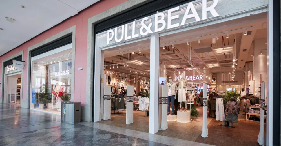 Interior da loja Pull &amp; Bear