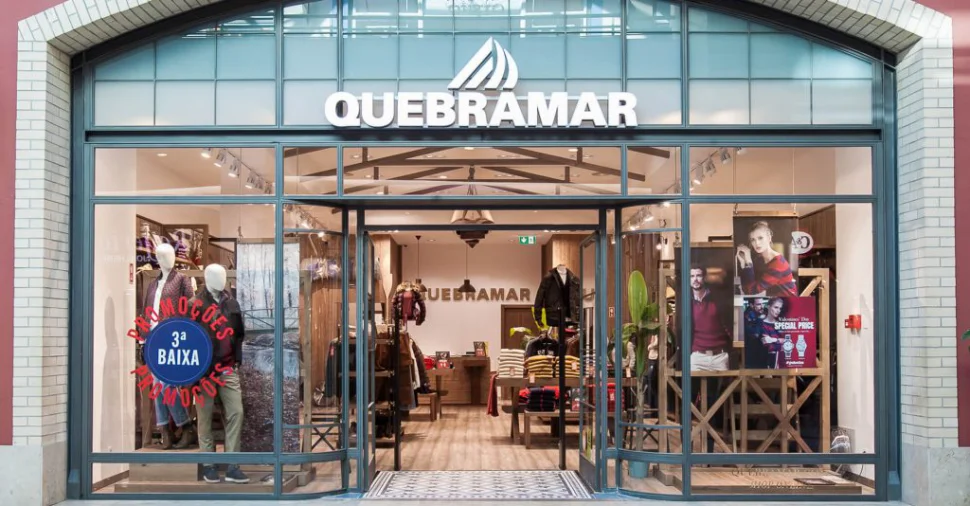 Interior da loja Quebramar