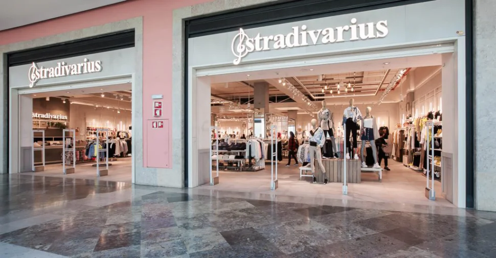 Interior da loja Stradivarius