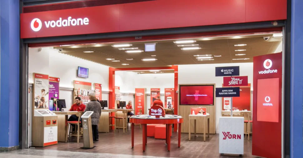 Interior da loja Vodafone