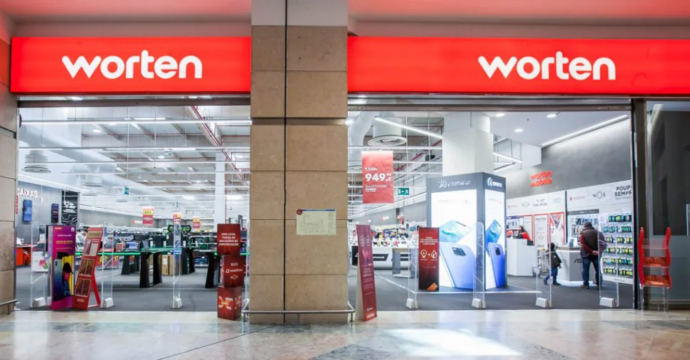 Interior da loja Worten